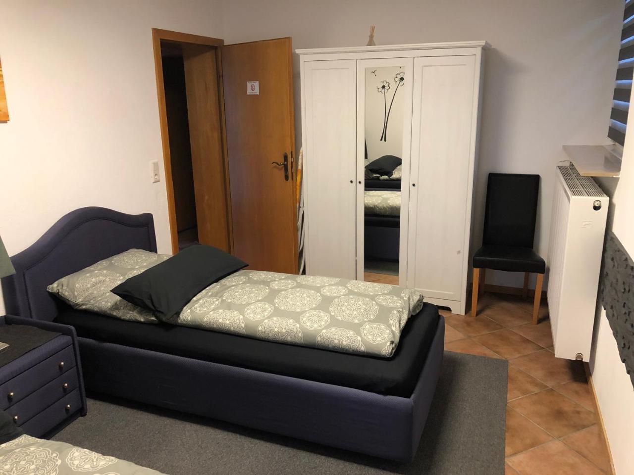 Messezimmer 4U Düsseldorf Exterior foto